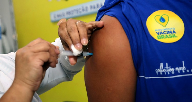 As doses serão aplicadas até o fim do estoque